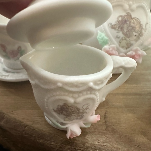 Precious Moments Miniature Tea Set with Floral Accents - Picture 7 of 12